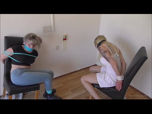 ❤️ Priklausomas / surištas ir sučiauptas / nelaimės ištikta mergina Rusų porno prie mūsų ❌❤